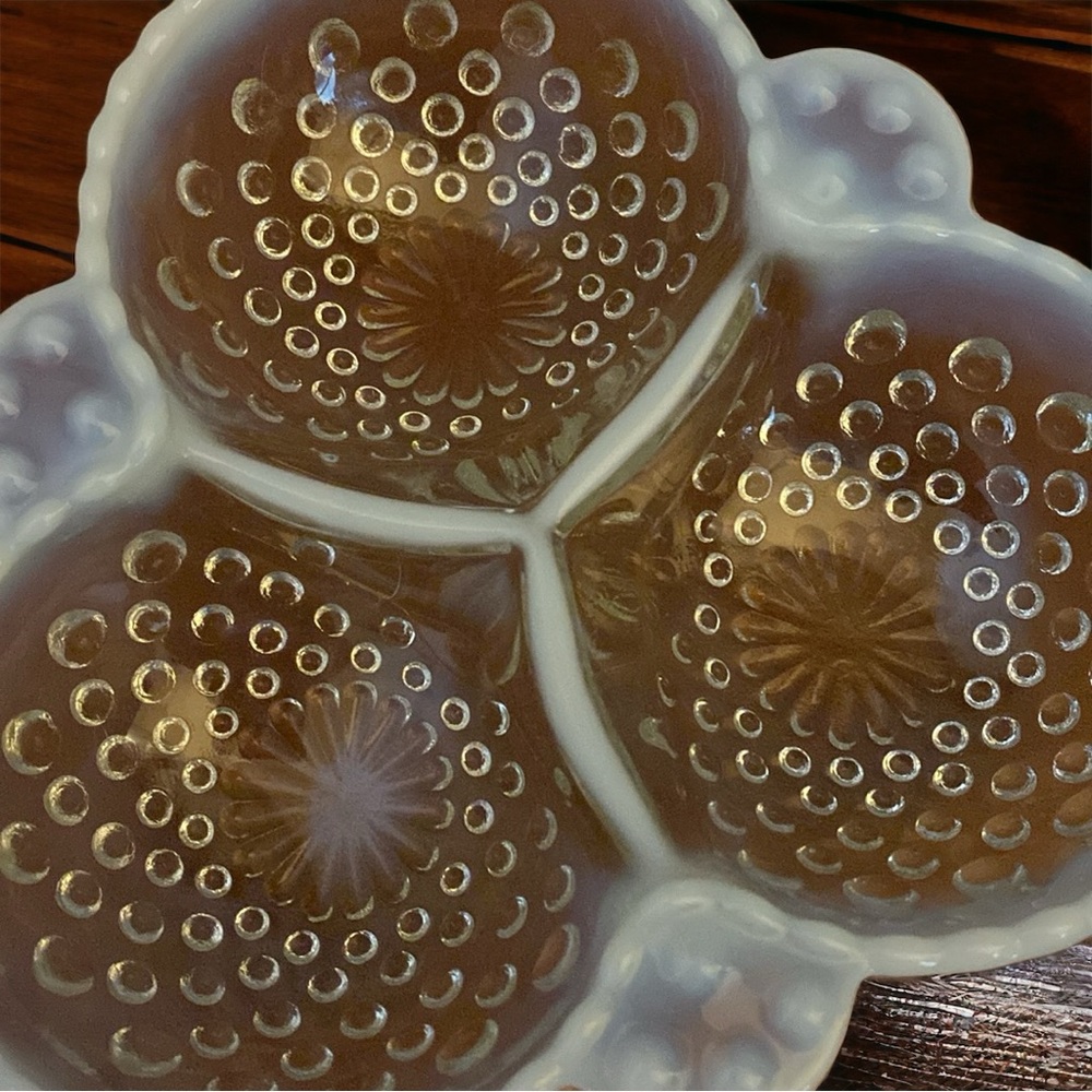 🔴Vintage Anchor Hocking Moonstone Hobnail 6 1/2" Candy Dish Opalescent - Picture 10 of 16